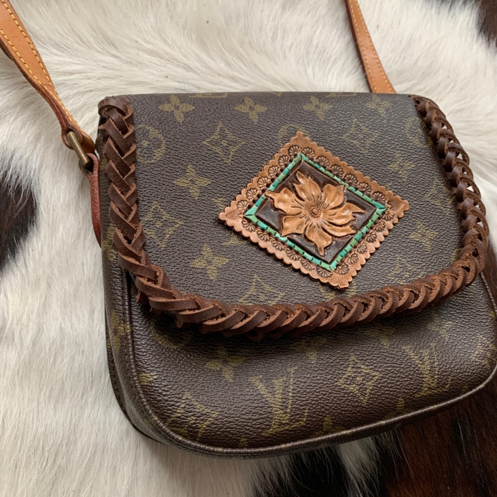 Louis Vuitton Brown Monogram Crossbody with Tan Strap and Turquoise Accent - Picture 4 of 16